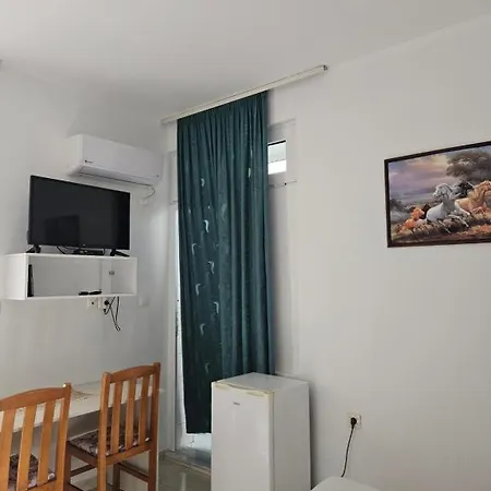 In One * Sarandë