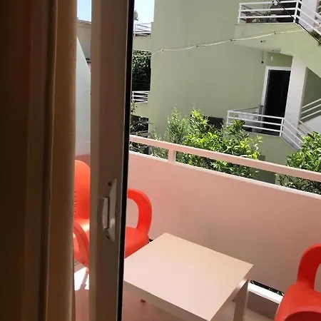 In One Sarandë